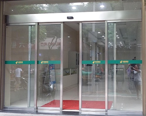 玻璃感应门
