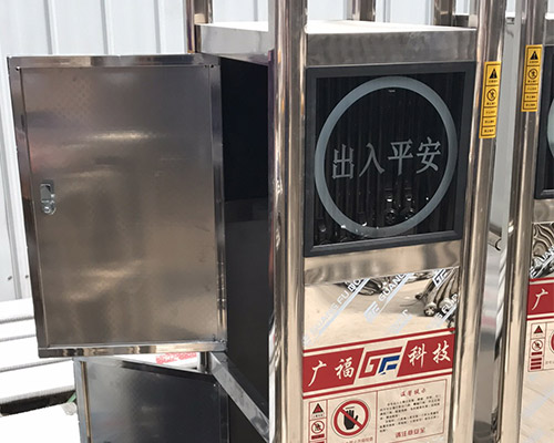 伸缩门机头